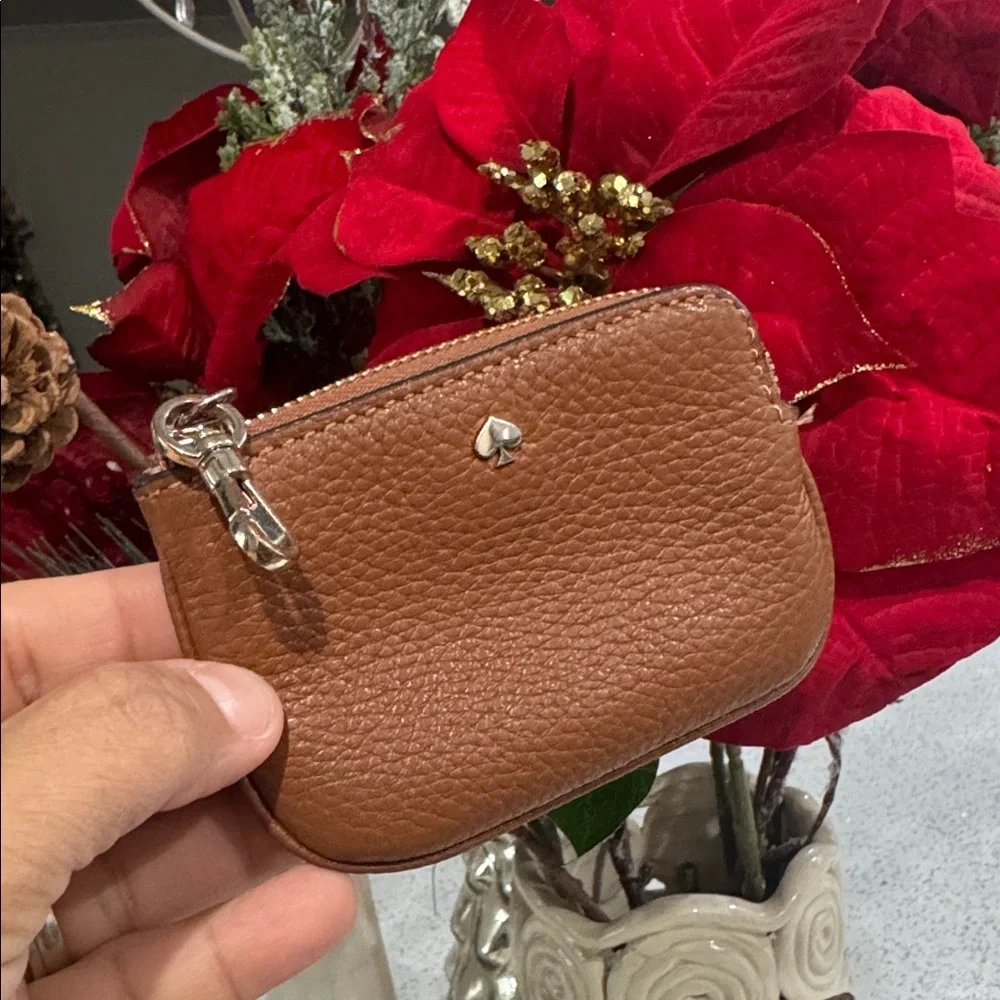 🤎Kate Spade New York Rosie Tan Small Gold Clip On Coin Purse